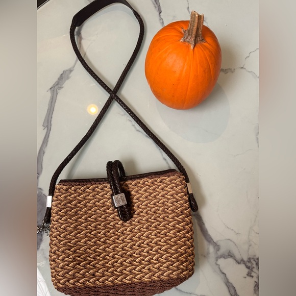 Brighton Handbags - Brighton woven straw crossbody bag.